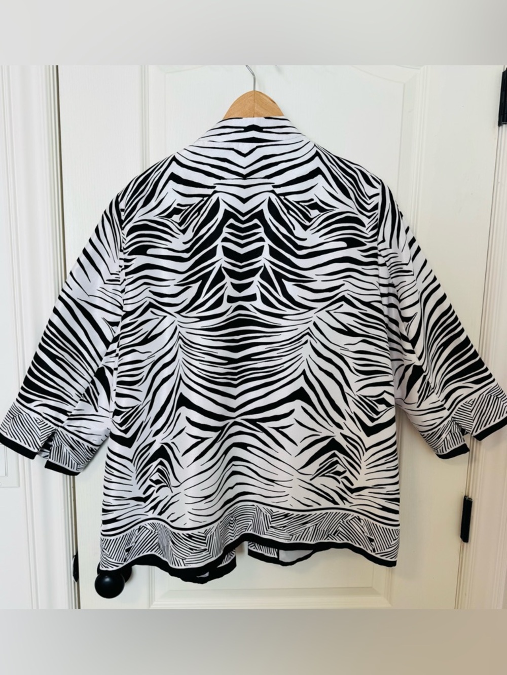 TanJay Women’s Zebra-Print Black & White Open Front Jacket Plus Size 18 NWOT - Picture 6 of 13